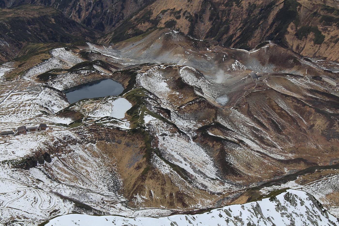 雄山から見た地獄谷